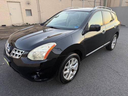 Black 2013 Nissan Rogue SV w/SL Pkg