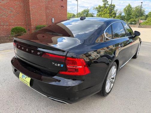 Black 2018 Volvo S90 T6 Inscription