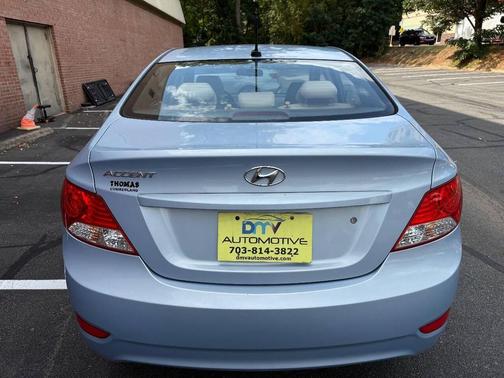 2012 Hyundai Accent SE