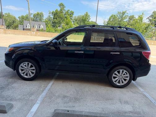 Obsidian Black Pearl 2012 Subaru Forester 2.5X
