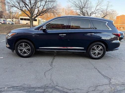 2017 INFINITI QX60 Base