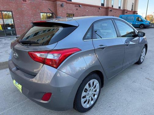 2017 Hyundai Elantra GT Base