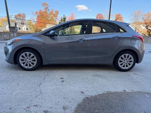 2017 Hyundai Elantra GT Base