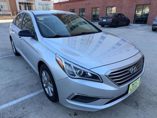 2017 Hyundai SONATA SE