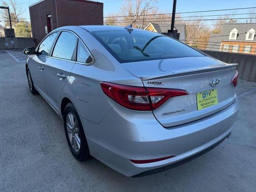 2017 Hyundai SONATA SE