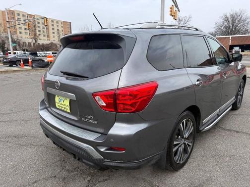 2017 Nissan Pathfinder Platinum