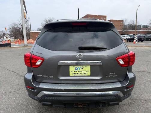 2017 Nissan Pathfinder Platinum