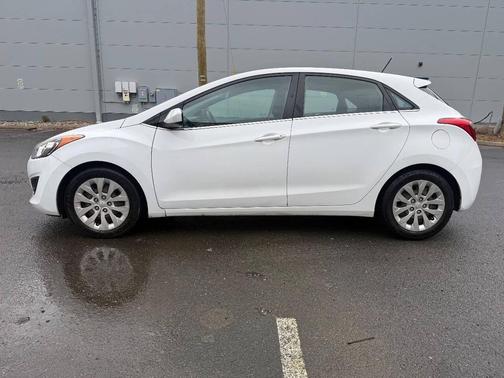 2017 Hyundai Elantra GT Base