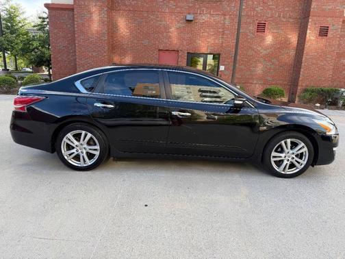 Super Black 2014 Nissan Altima 3.5 SL