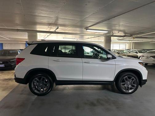 Platinum White Pearl 2023 Honda Passport EX-L