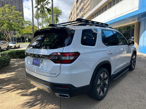 Platinum White Pearl 2026 Honda Pilot Elite