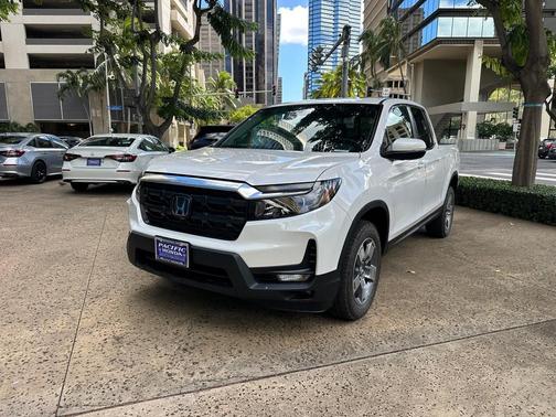 Platinum White Pearl 2026 Honda Ridgeline RTL Truck