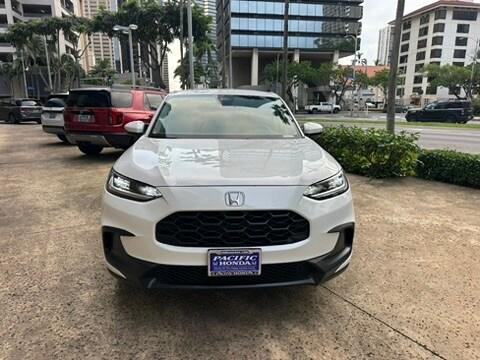 Platinum White Pearl 2026 Honda HR-V LX