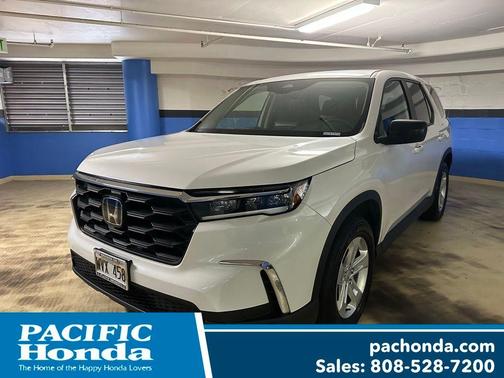 Platinum White Pearl 2023 Honda Pilot LX