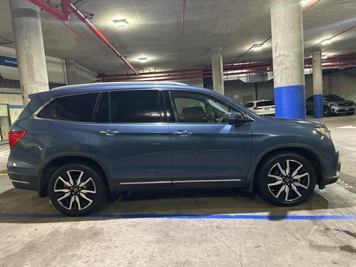 2021 Honda Pilot Touring 8-Passenger