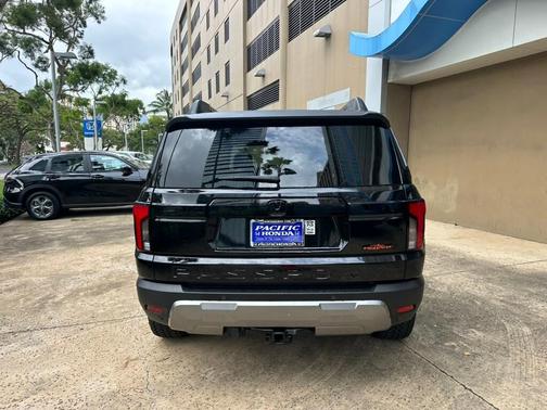 Crystal Black Pearl 2026 Honda Passport TrailSport Blackout