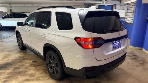 Platinum White Pearl 2026 Honda Pilot Sport