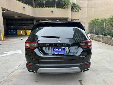 Crystal Black Pearl 2025 Honda Pilot Touring