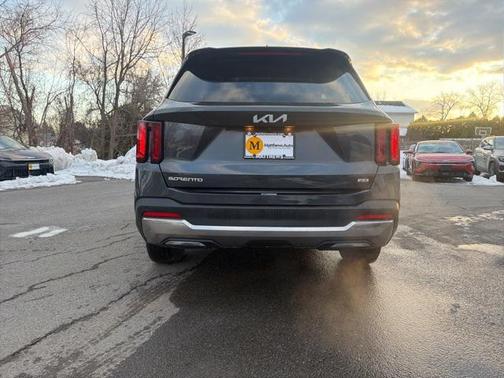 2024 Kia Sorento S