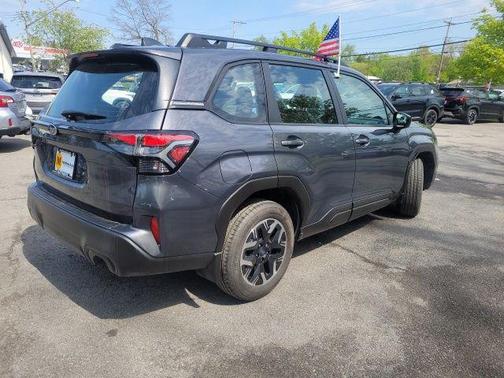 Magnetite Gray Metallic 2025 Subaru Forester Base