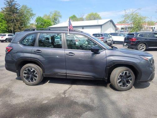 Magnetite Gray Metallic 2025 Subaru Forester Base