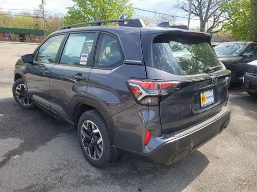 Magnetite Gray Metallic 2025 Subaru Forester Base