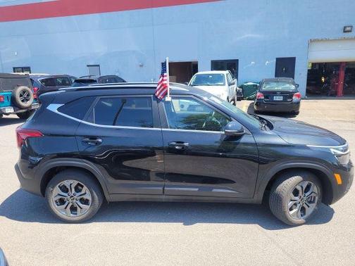 Fusion Black 2024 Kia Seltos S