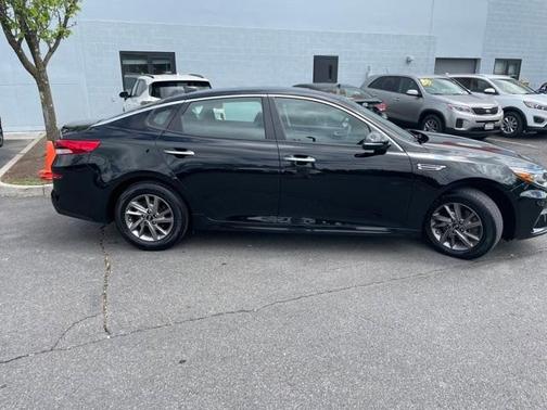 Photo 2 of 25 of 2019 Kia Optima LX