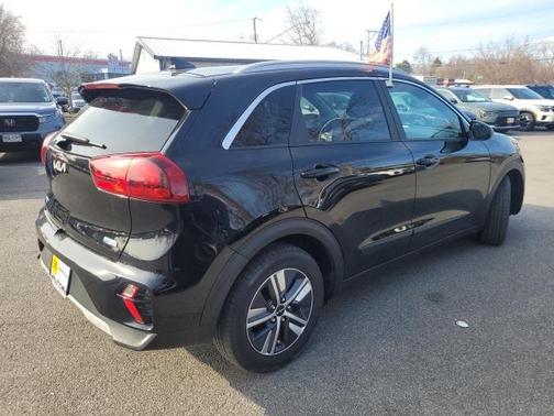 2022 Kia Niro LXS