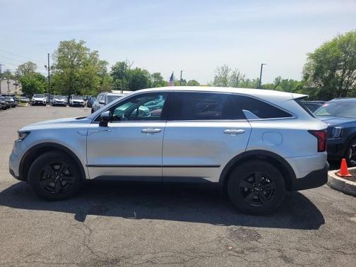 2022 Kia Sorento LX