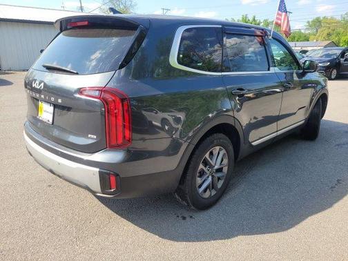Gravity Gray 2024 Kia Telluride LX