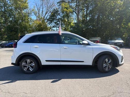 2022 Kia Niro LXS