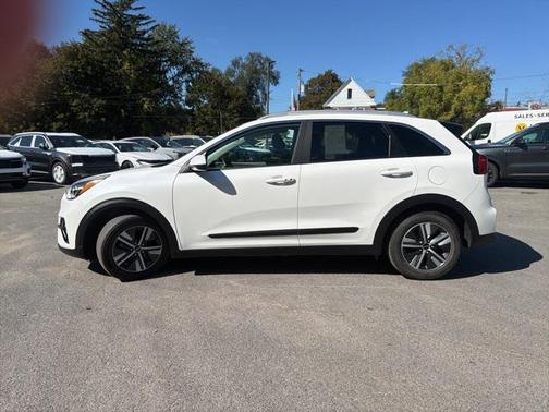 2022 Kia Niro LXS