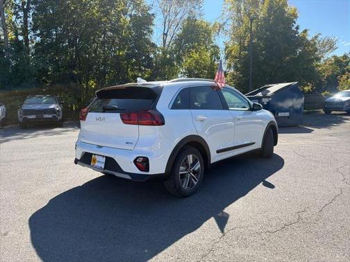 2022 Kia Niro LXS
