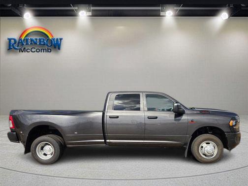 2024 RAM 3500 Tradesman Crew Cab 4x4 8' Box