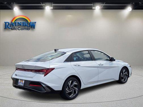 2025 Hyundai ELANTRA SEL