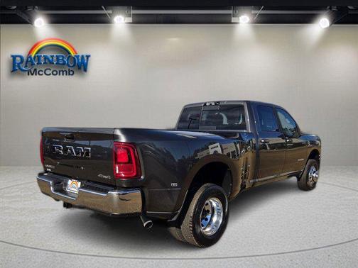 2026 RAM 3500 Laramie Crew Cab 4x4 8' Box