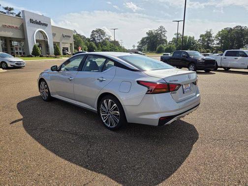 2023 Nissan Altima 2.5 SL