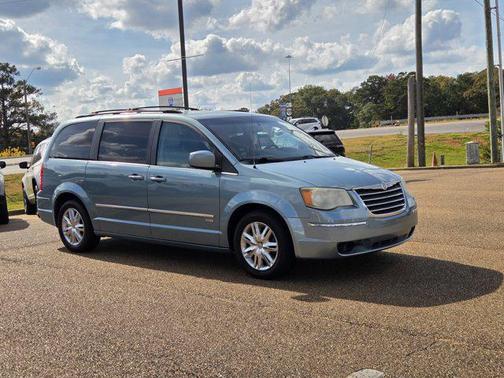 2010 Chrysler Town & Country Touring