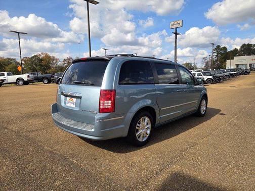 2010 Chrysler Town & Country Touring