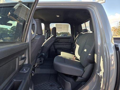 2026 RAM 2500 Tradesman Crew Cab 4x4 6'4' Box