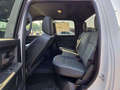 2025 RAM 2500 Tradesman Crew Cab 4x4 6'4' Box