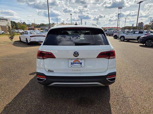 2024 Volkswagen Taos 1.5T SE