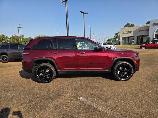 2025 Jeep Grand Cherokee Limited X