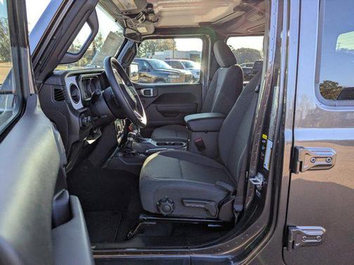 2025 Jeep Gladiator Nighthawk