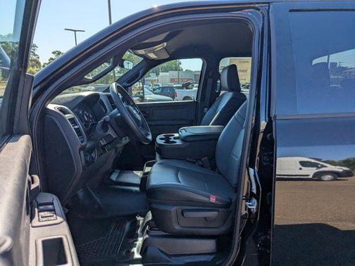 2025 RAM 2500 Tradesman Crew Cab 4x4 8' Box