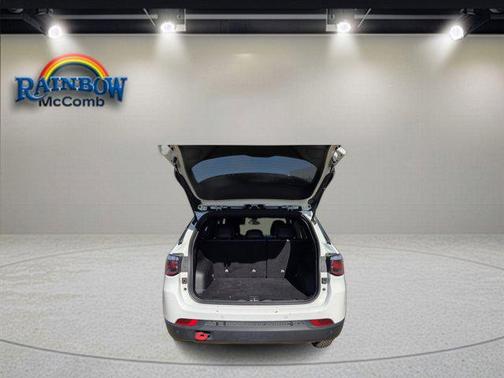 Bright White Clearcoat 2025 Jeep Compass Trailhawk