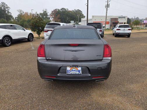 2021 Chrysler 300 Touring