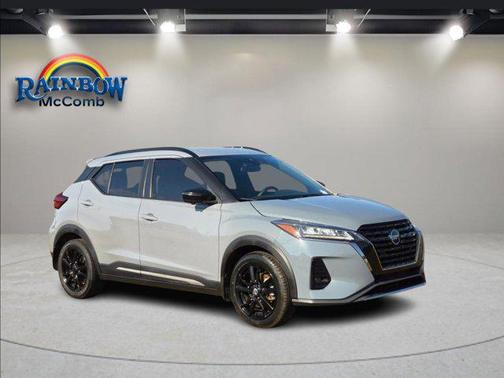 2022 Nissan Kicks SR