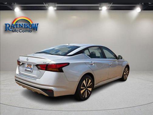 2021 Nissan Altima 2.5 SV